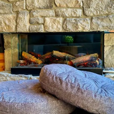 Thea Sapanca Senaiye