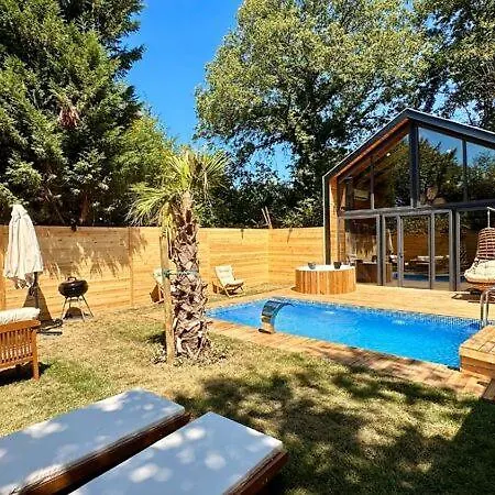 Thea Sapanca فيلة *