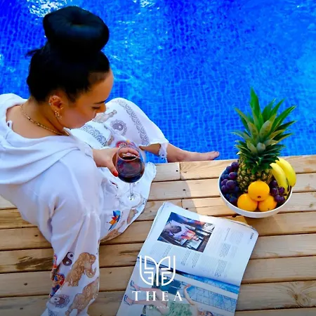 Thea Sapanca فيلة