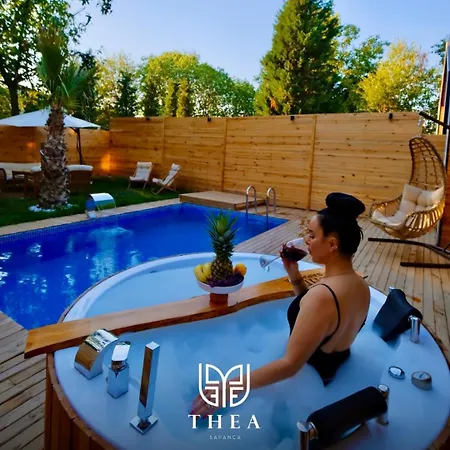 فيلة Thea Sapanca