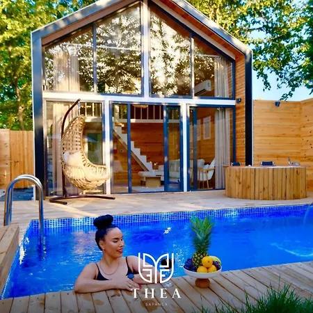 فيلة Thea Sapanca