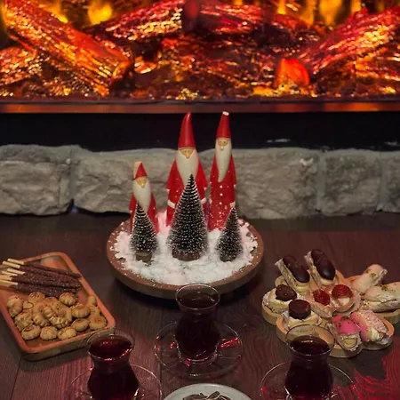 Thea Sapanca فيلة *