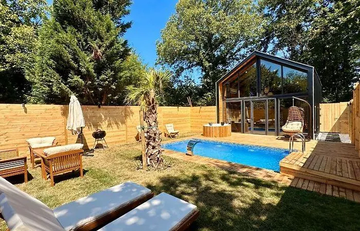 Thea Sapanca Willa *