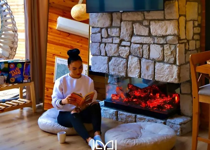 Thea Sapanca Willa Senaiye